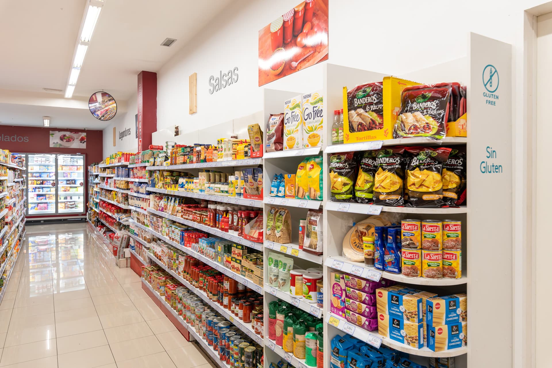 Descubre las secciones de nuestro supermercado en Marín